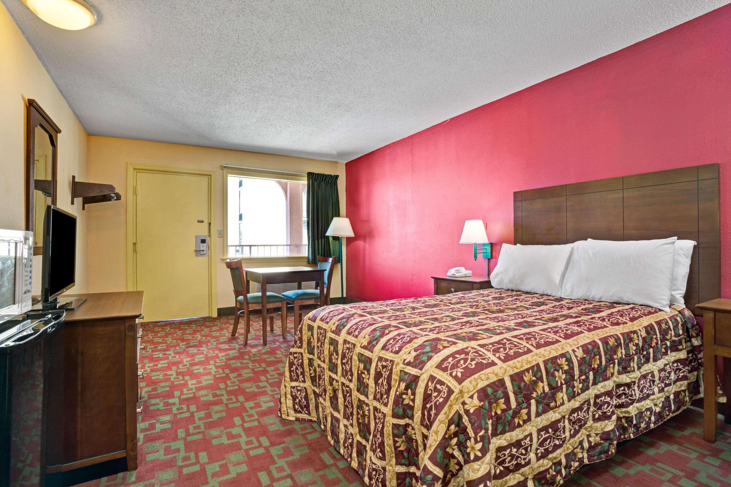 Days Inn By Wyndham Elizabeth City Exterior photo